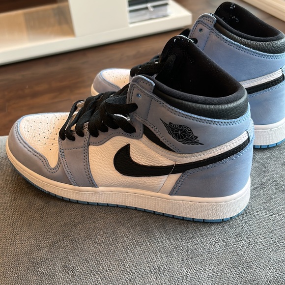 Air Jordan 1 Retro High - Picture 3 of 3